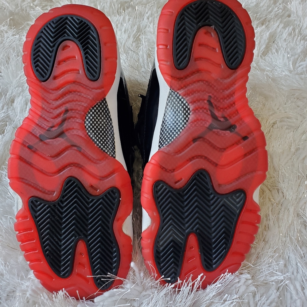 AIR JORDAN 11 RETRO